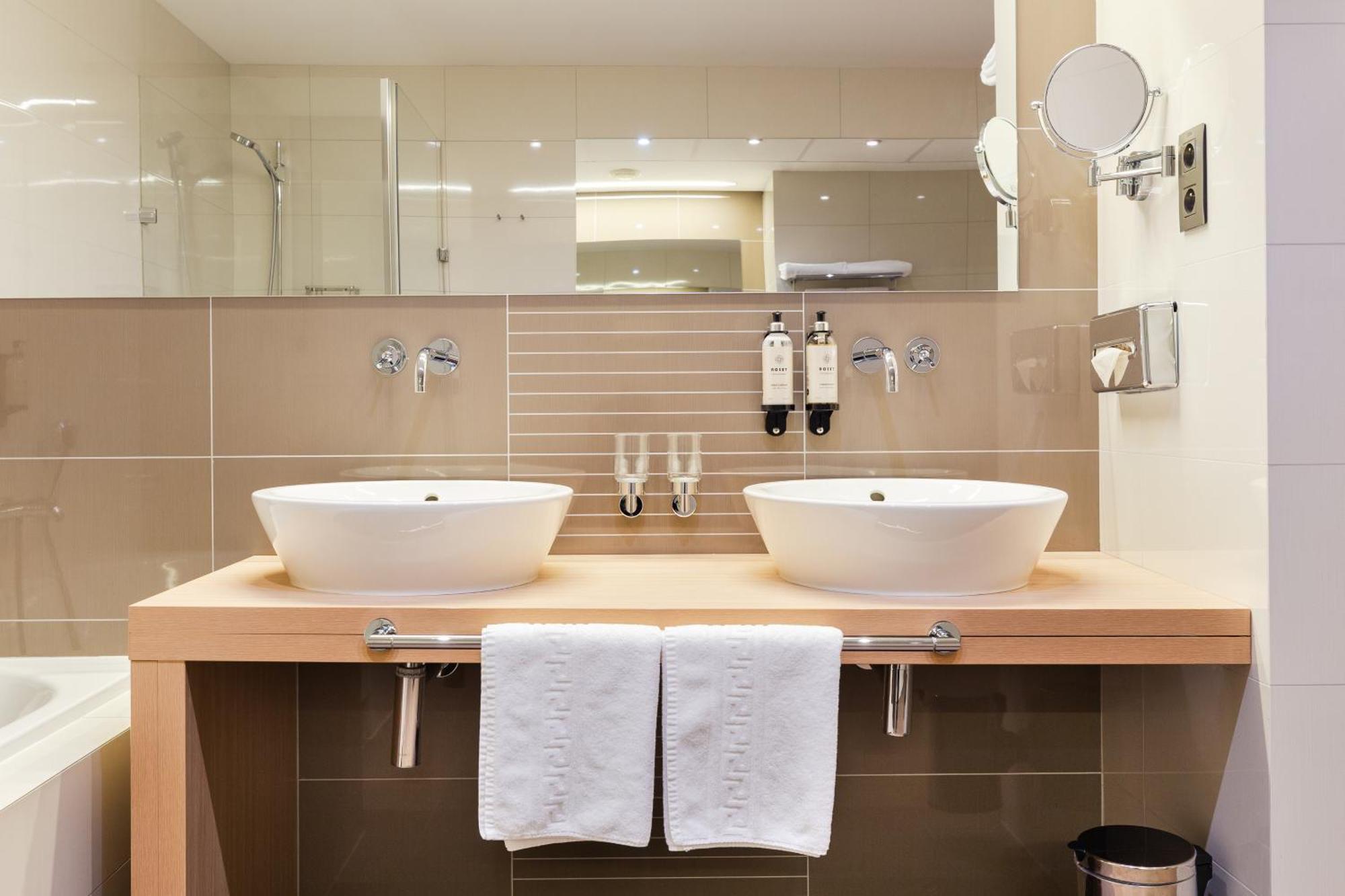 Roset & 4* Bratislava